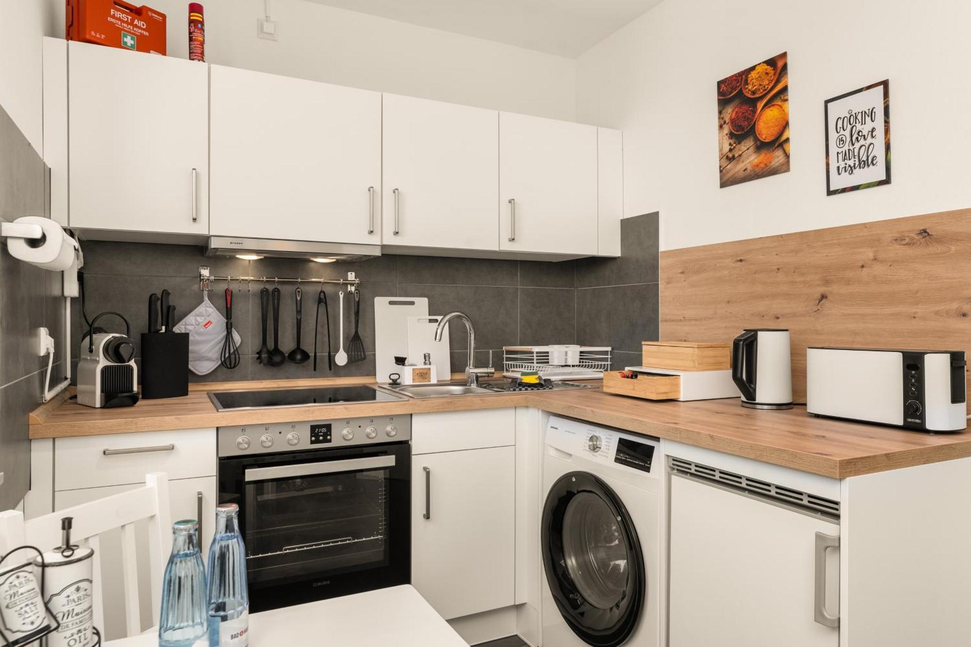 Free Living - City Design Apartments, Zentrum, Outlet, Balkon, Kueche Wolfsbourg Extérieur photo