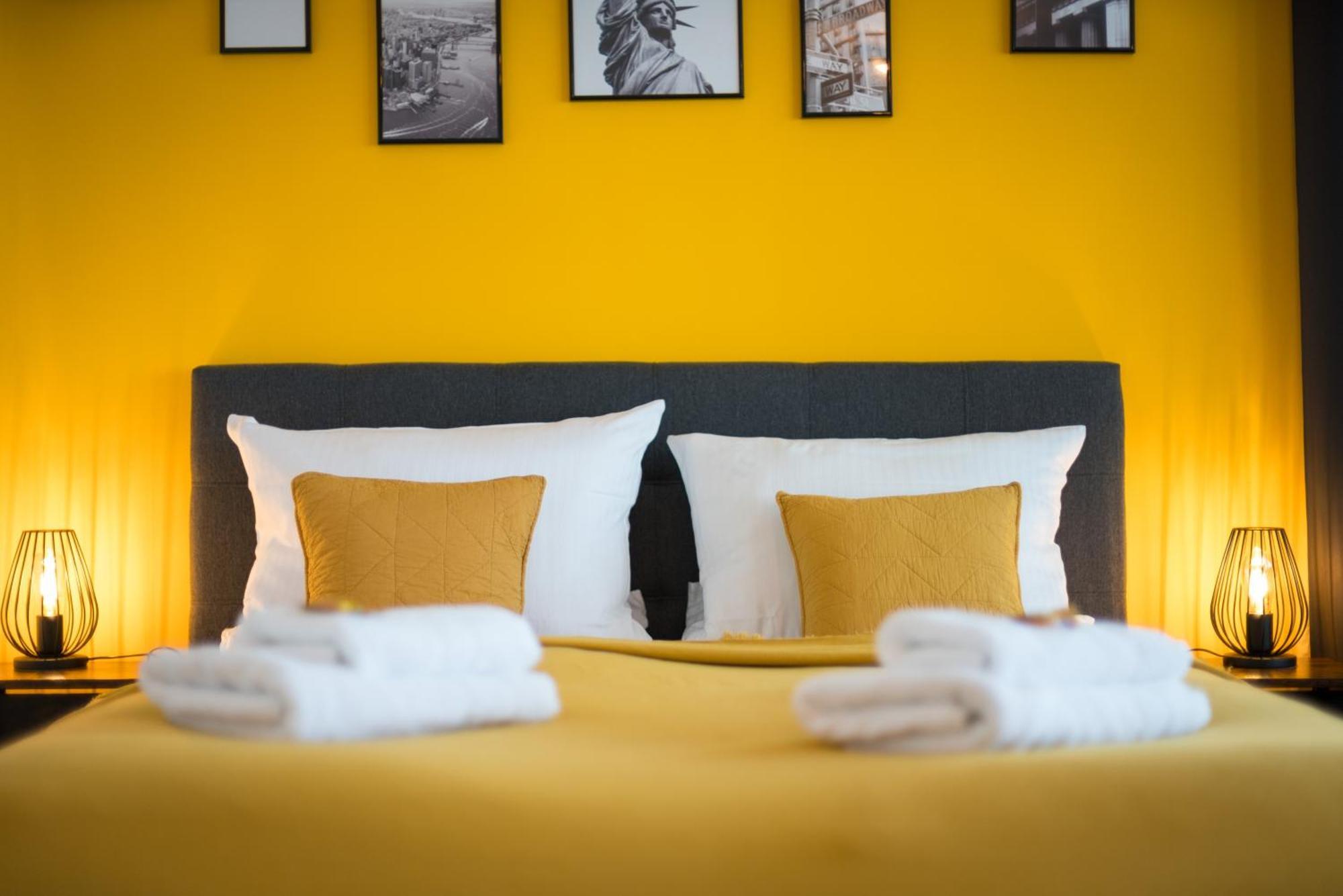 Free Living - City Design Apartments, Zentrum, Outlet, Balkon, Kueche Wolfsbourg Extérieur photo